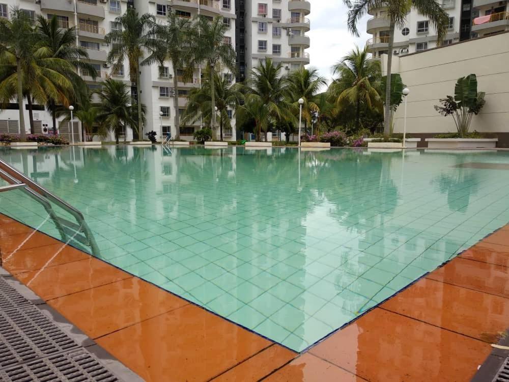 The Whale - Bayview - Pool Open Apartment Port Dickson Luaran gambar